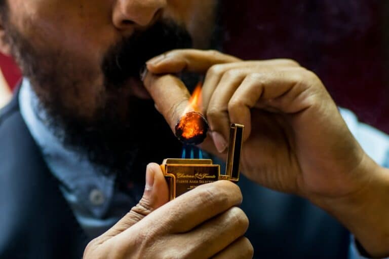 Photo Whiskey and Cigar